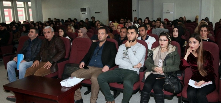 Gaün’de Ord. Prof. Dr. Zeki Velidi Togan Konulu Konferans