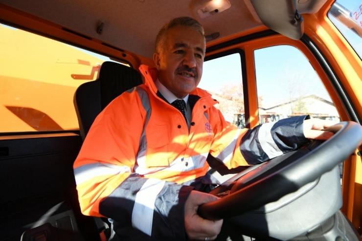 Bakan Arslan’dan “Kış Lastiği” Uyarısı