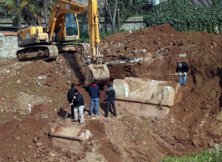 38 Haftalık Bebek Cesedi Amforanın İçinden Çıktı
