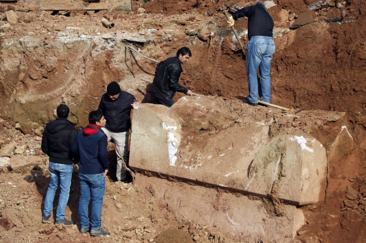 38 Haftalık Bebek Cesedi Amforanın İçinden Çıktı