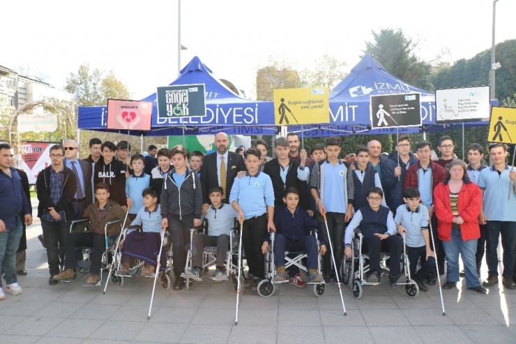 Ortaokul Öğrencileri, Bir Günlüğüne Engelli Oldu