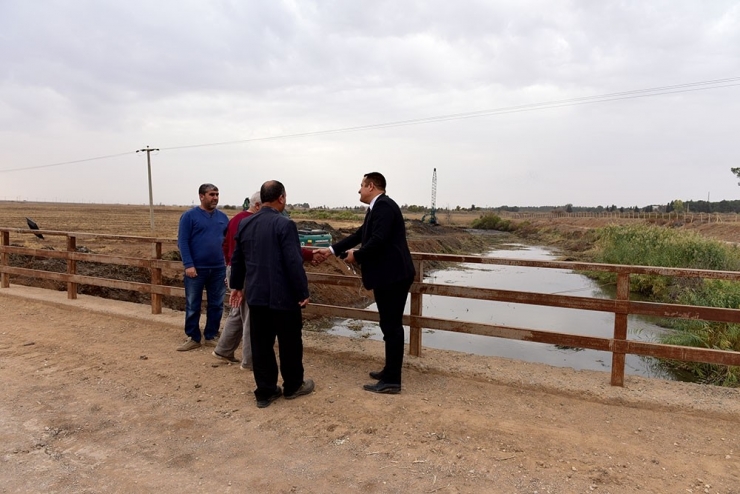 Kötü Koku Yayan Kanalda Temizlik Başladı