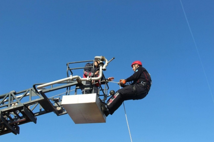 İtfaiye Personeline Yüksekte Çalışma Eğitimi