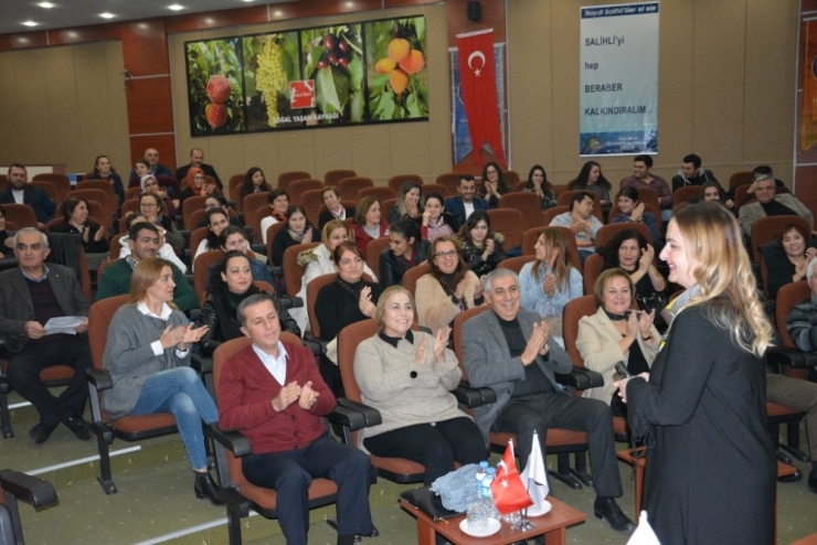 Salihli Tso Kadınlar Birliği’nden ’Etkili Anne-baba Tutumları’ Konferansı