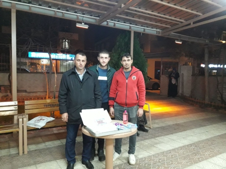 Mevlid Kandili’nde İkramlar Ülkücü Gençlerden