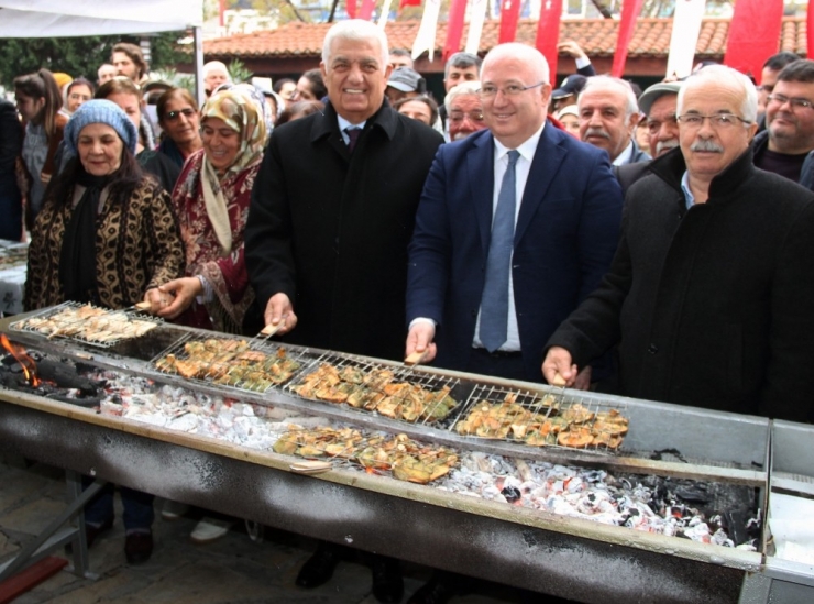 Menteşe’de Çıntar İzdihamı