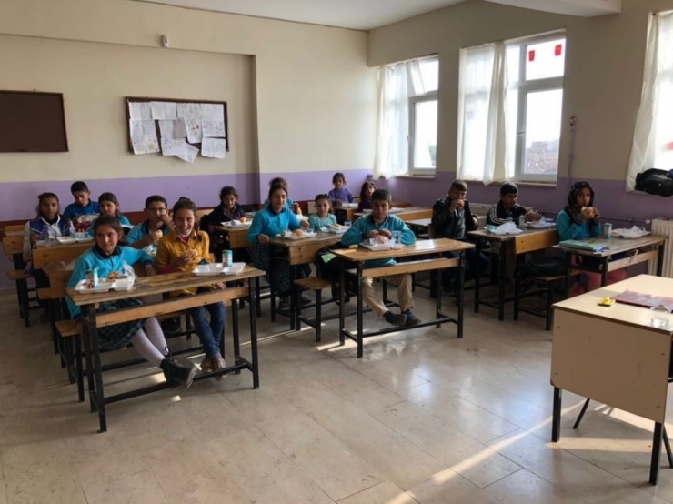 Milli Eğitim Müdürlüğü ’Öğrencilerin Yemek Çilesi Pes Dedirtti’ Haberini Yalanladı