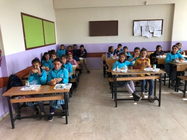 Milli Eğitim Müdürlüğü ’Öğrencilerin Yemek Çilesi Pes Dedirtti’ Haberini Yalanladı