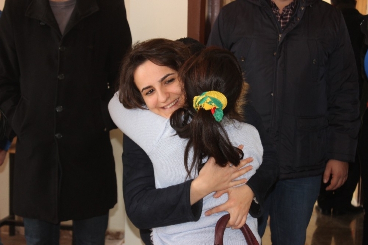 Siverek’te İhtiyaç Sahibi Öğrencilere Mont Ve Ayakkabı Yardımı Yapıldı