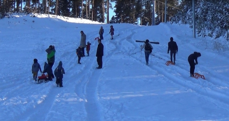 Sarıkamış Kayak Merkezi’nde Kızak Keyfi