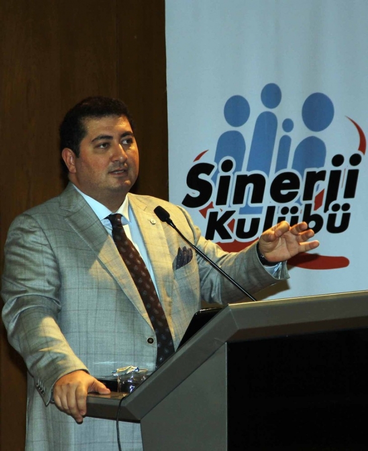 Sakarya’dan Gençlere Öğüt: "Yılmayın, Durmayın, Sürekli Kendinizi Geliştirin"