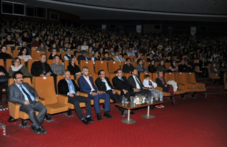 “Gömü” Adü’de Sahnelendi