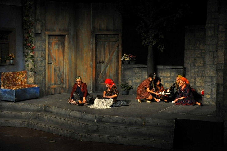 “Gömü” Adü’de Sahnelendi