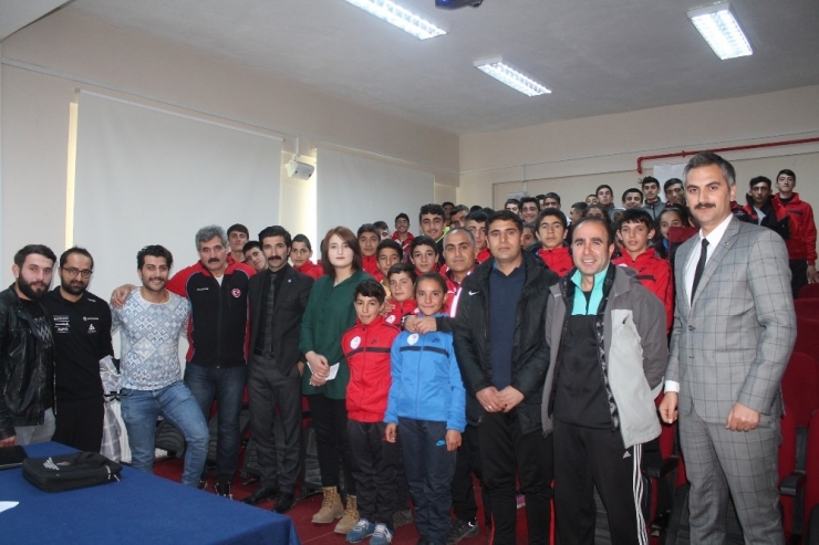 Ağrı’da Sporculara Uyuşturucu İle Mücadele Eğitimi