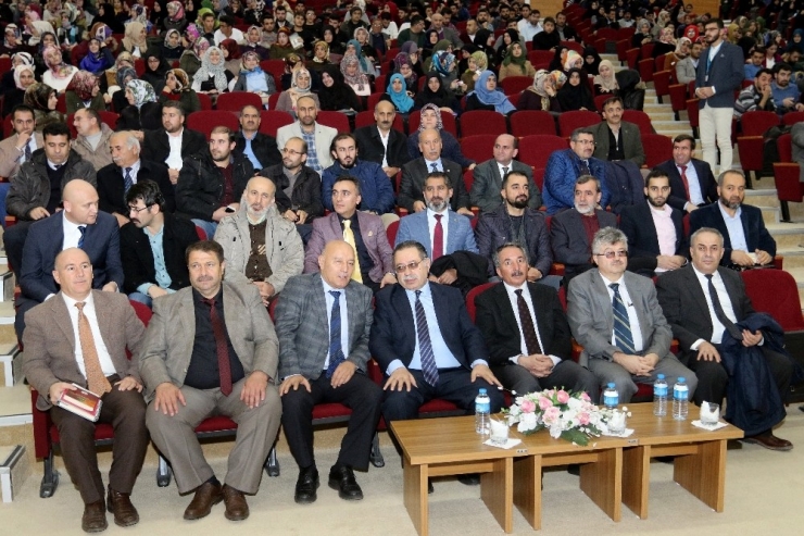 Aiçü’de Anma Programı Düzenlendi