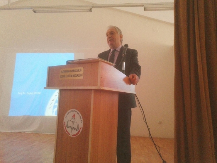 Altunhisar’da ‘Okuma Kültürü’ Konferansı Verildi