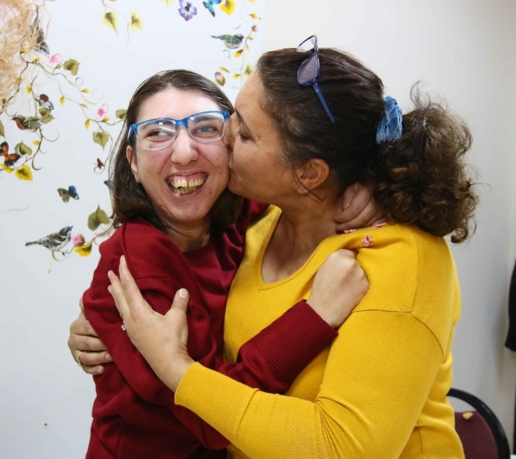 Oksijensiz Kaldı, Ayağı Kırıldı, Hafızasını Kaybetti Ama Yılmadı