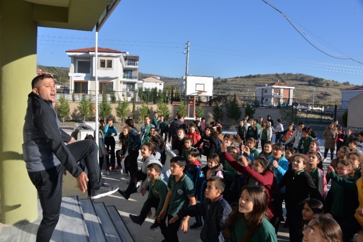 Bisikletler Bakanlıktan Yemekler Okuldan
