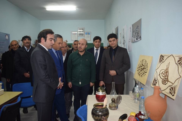 ‘Bir Meslek Bin Umut’ Ebru Ve Hat Sanatı Kursu Açıldı