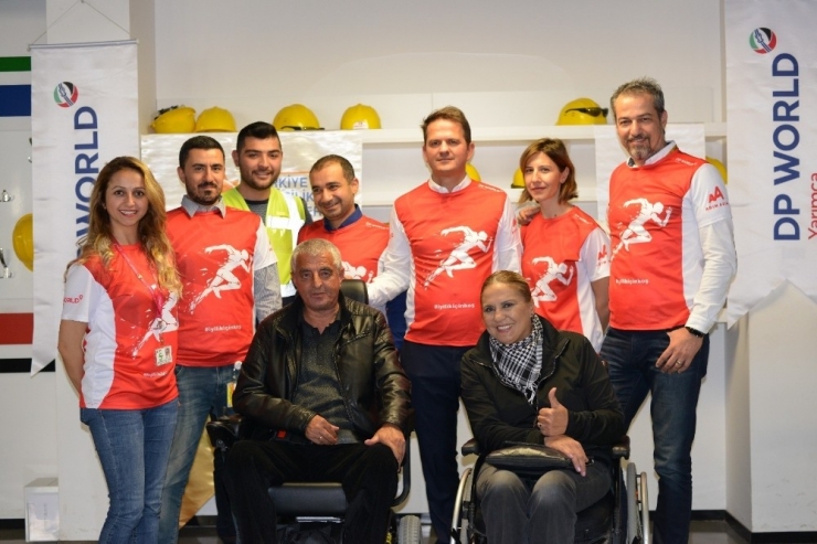 Gönüllü Koşuculardan Felçlilere Akülü Sandalye