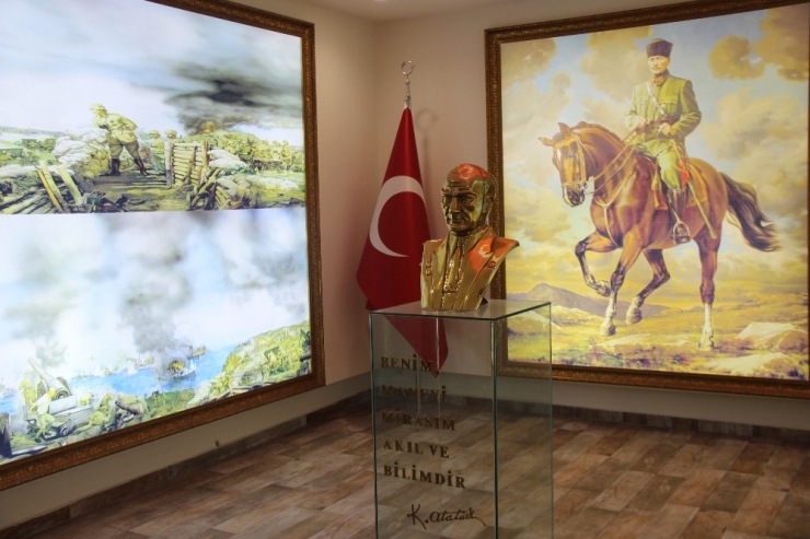 Çifteler Belediyesi’nde Farklı Bir Atatürk Köşesi