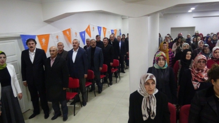 Doğanşehir Ak Parti Kadın Kolları Yeni Başkanını Seçti