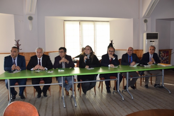 Rektör Çakar Öğrencilerle Buluştu