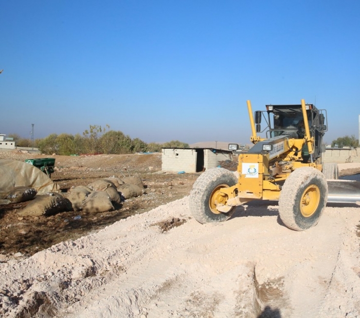Haliliye Kırsalında Yolları Tamamlıyor