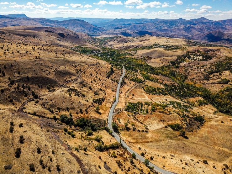 Hekimhan’da Yol Çalışmaları Devam Ediyor