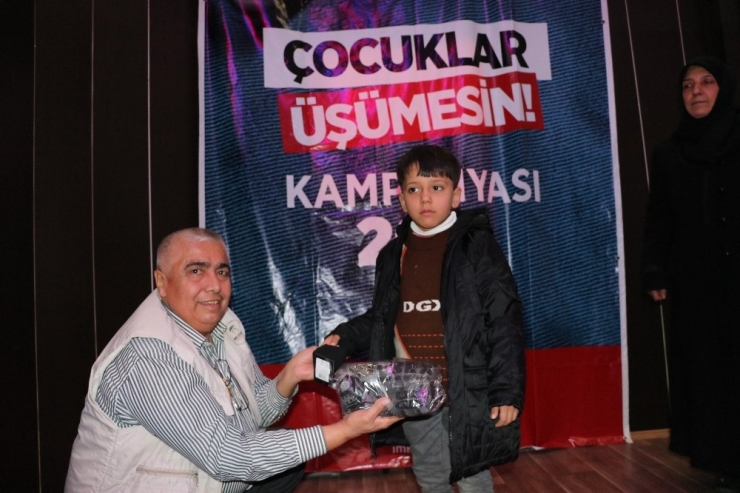 Gaziantep’te 500 Yetim Çocuğa Giyim Yardımı