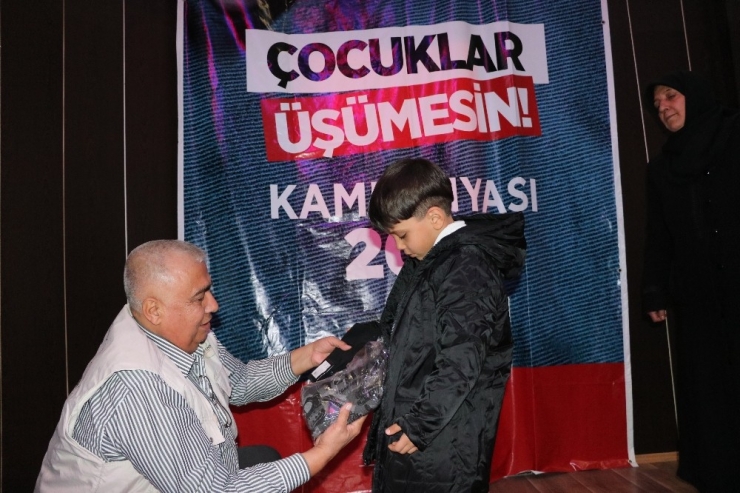 Gaziantep’te 500 Yetim Çocuğa Giyim Yardımı