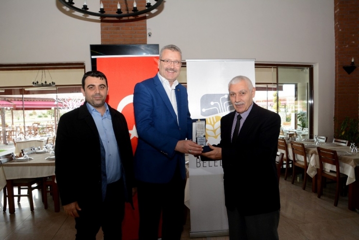 Karacabey Belediyesi’nden Eğitimcilere Vefa