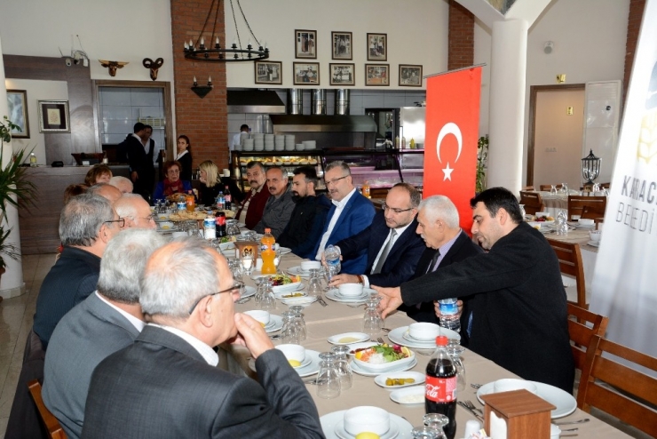 Karacabey Belediyesi’nden Eğitimcilere Vefa