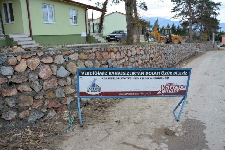 Kartepe Belediyesi’nden Ketenciler’de Taş Duvar Çalışması