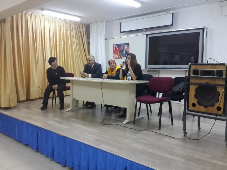 Öğrencilere Meslek Tanıtımı Yapıldı