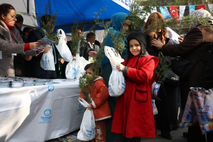 Şahinbey’de 400 Bin Fidan Dağıtıldı