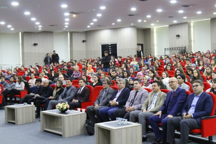 Saü’de “Davranış Bilimlerinde Yeni Yaklaşımlar” Konulu Bir Seminer Düzenlendi