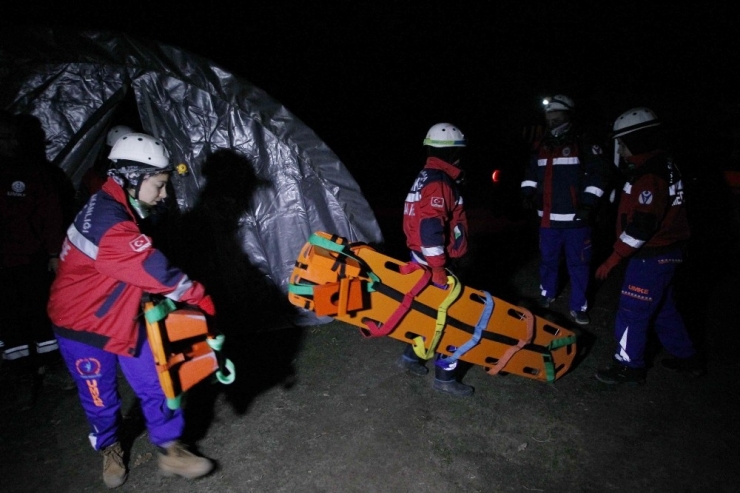 Umke Ekiplerinin Tatbikatı Gerçeğini Aratmadı
