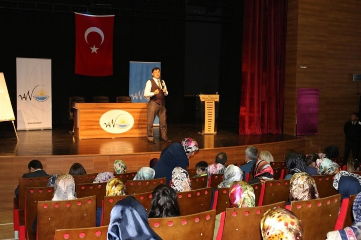 Van’da ‘Anne Ve Çocuk Sağlığı’ Seminerleri