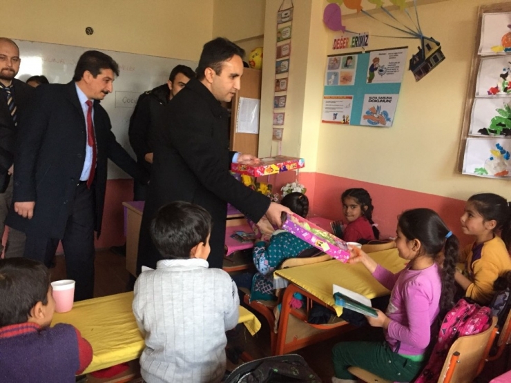 Kaymakam Dundar’dan Okul Ziyareti