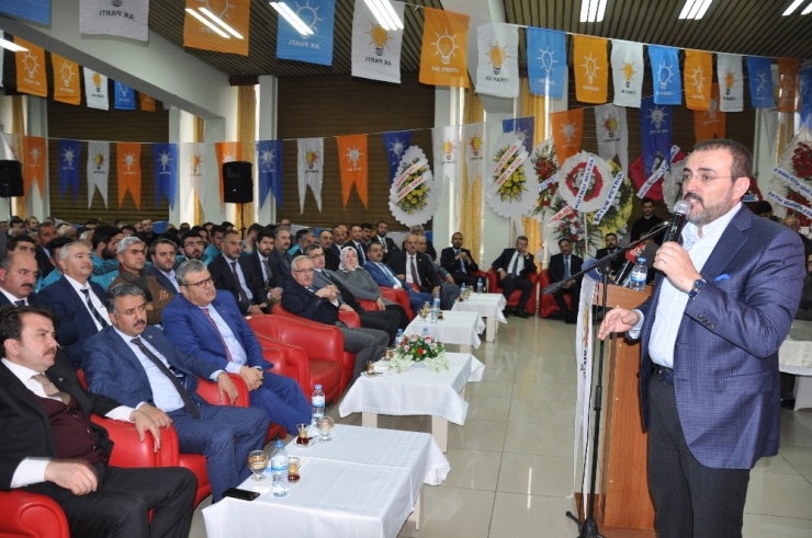 Mahir Ünal: "Bu Film, Senaryosuyla, Oyuncularıyla Oscar Ödülü Alabilir. Ama Bu Film Tutmaz"