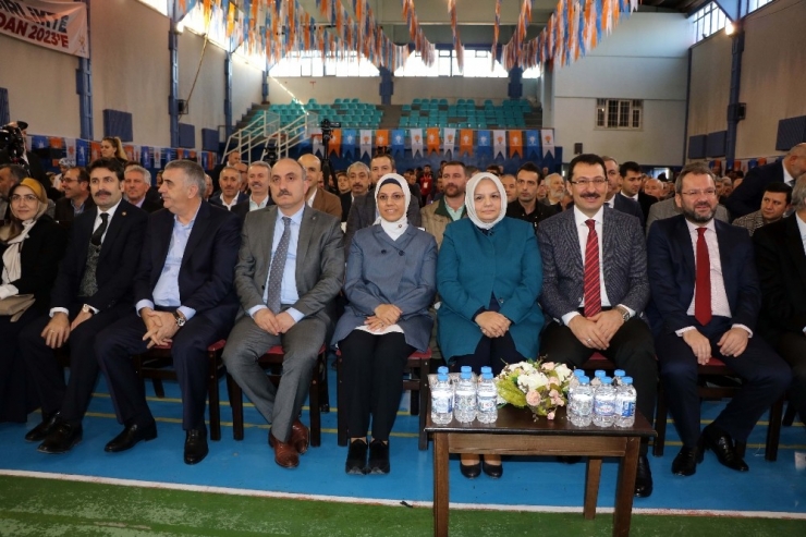 Ak Parti Genel Başkan Yardımcısı Ravza Kavakçı Kan: "Uydurma Kağıtlarla Türkiye Gündemini Oluşturmaya Çalışıyorlar"