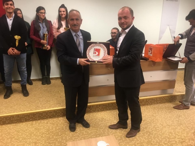 Ak Partililer Ödül Törenine Katıldı