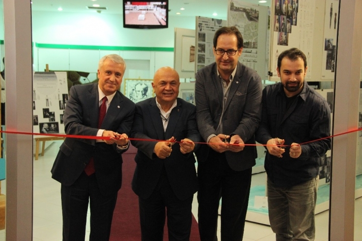 Mimarlık Ve Tasarım Fakültesi Öğrencilerinin Tasarımları Neo Plus’da Vatandaşla Buluştu