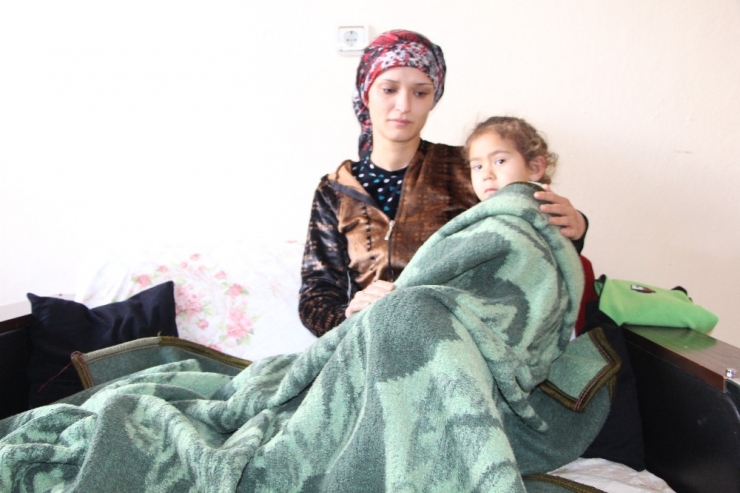 Eşi Cezaevine Giren Anne, Üç Çocuğuyla Tek Başına Yaşam Mücadelesi Veriyor