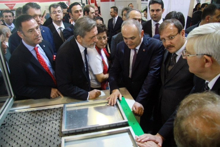 Bakan Özlü: "Yurtdışından İthal Ettiğimiz Sanayi Ürünlerini Türkiye’de Ürettireceğiz"