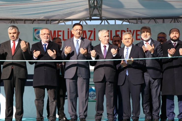 Bakan Özhaseki: “Reza Diye Bir Rezalet Çıktı. Götürdüler, Türkiye Aleyhine Konuşturuyorlar”