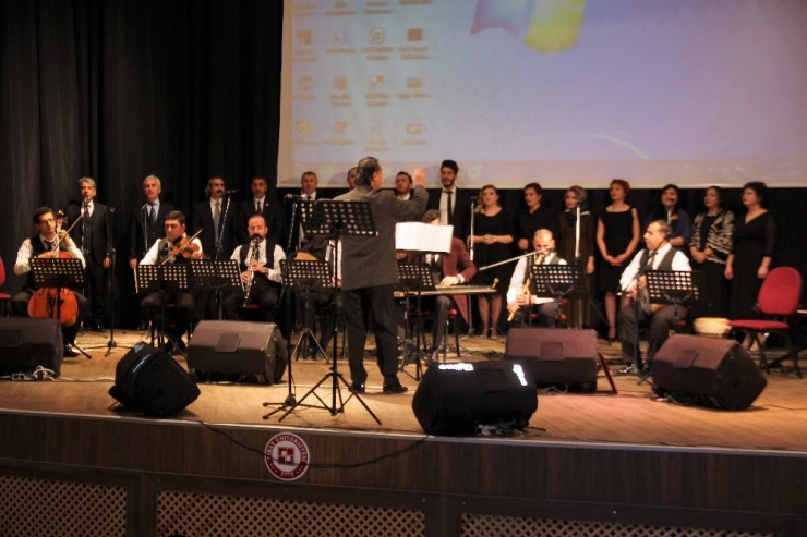 Elazığ’da Eğitimcilerden Konser