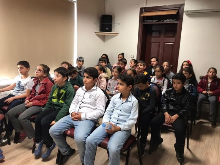 Kartepeli Çocuklara Deprem Eğitimi Verildi