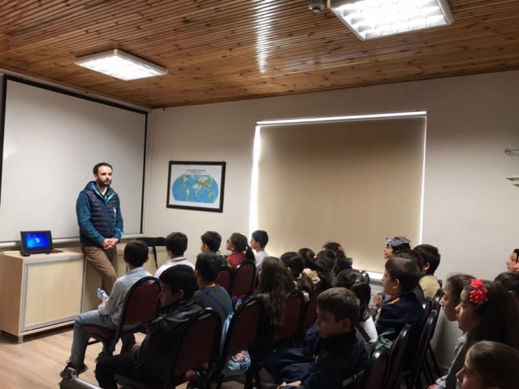 Kartepeli Çocuklara Deprem Eğitimi Verildi